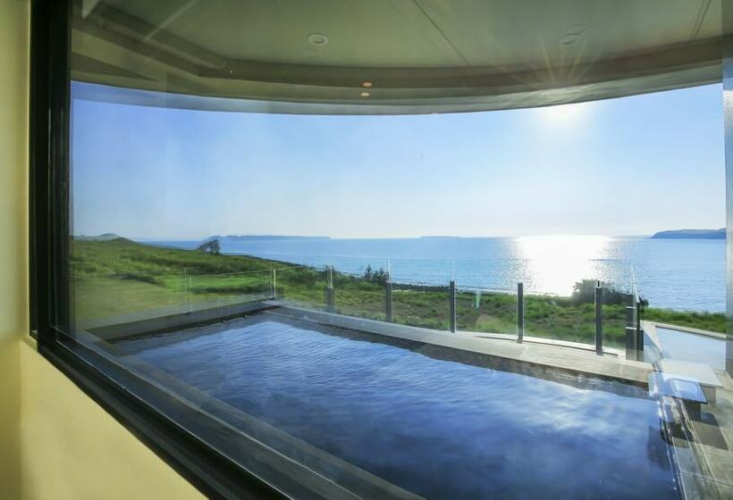 اتاق لوکس چهار تخته, Laguna Villas & Resorts