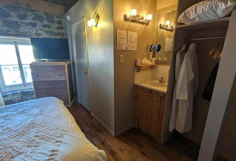Семейный Номер, La Maison Rousseau