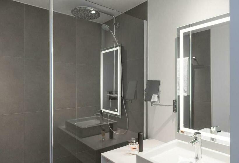 Номер Executive, Novotel Charleroi Centre