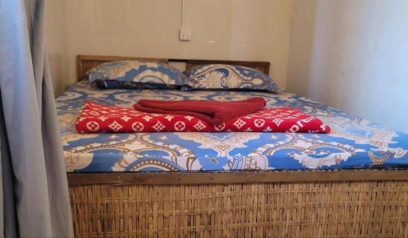 اتاق استاندارد با سرویس بهداشتی مشترک, Park Inn Boutique And Hostel