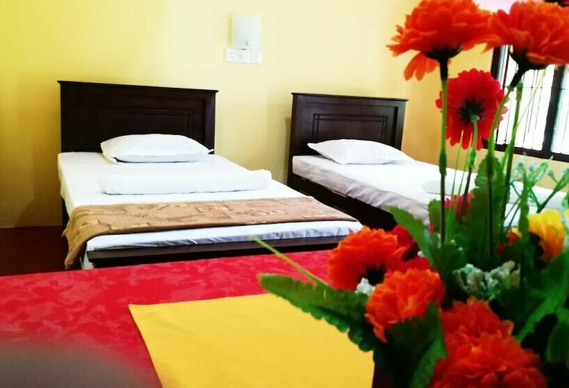 اتاق لوکس سه تخته, Araliya Self Cooking Hostel