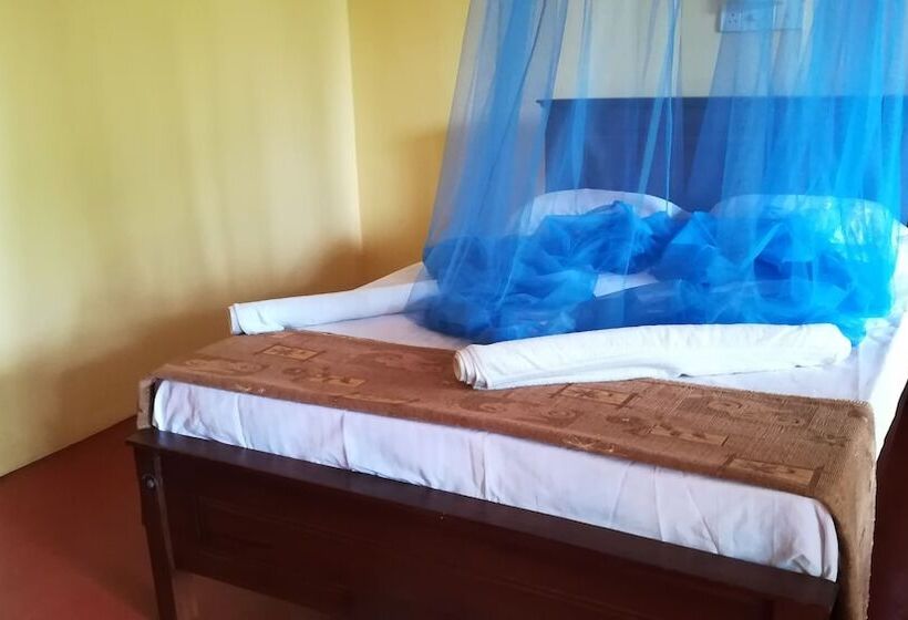 اتاق لوکس سه تخته, Araliya Self Cooking Hostel