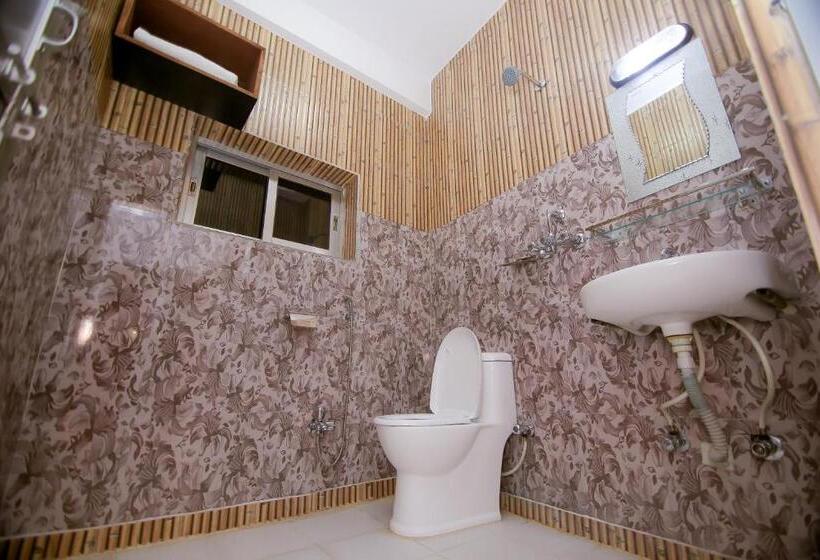 اتاق استاندارد با چشم‌انداز کوهستان, Pokhara Backpackers Hostel