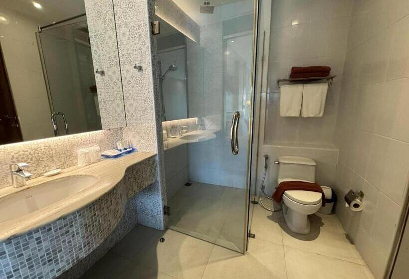 اتاق لوکس با چشم‌انداز دریا, La Isla Pranburi Beach Resort
