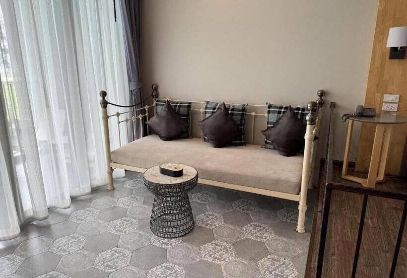 اتاق لوکس با چشم‌انداز دریا, La Isla Pranburi Beach Resort