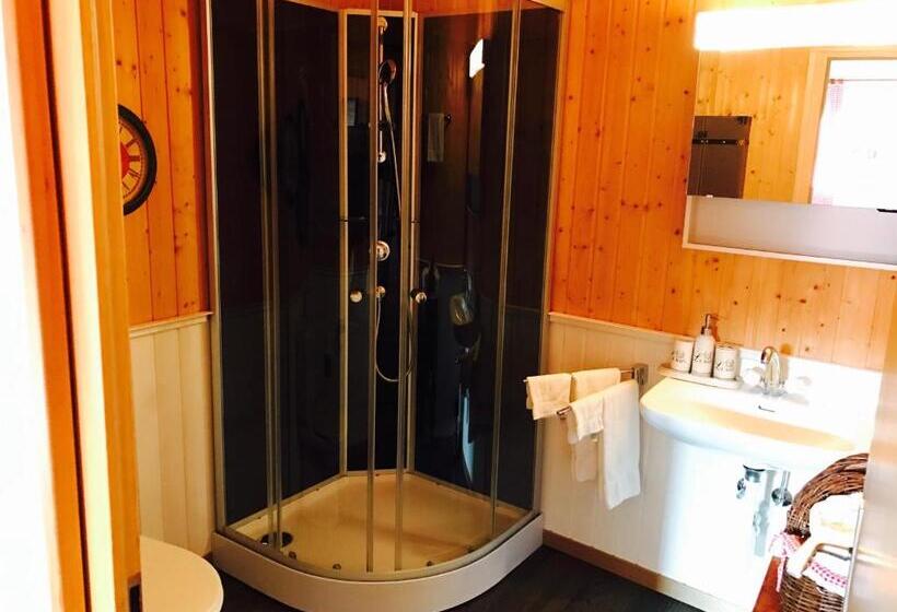 Номер Стандарт, Auberge De L Assesseur   Mont Soleil