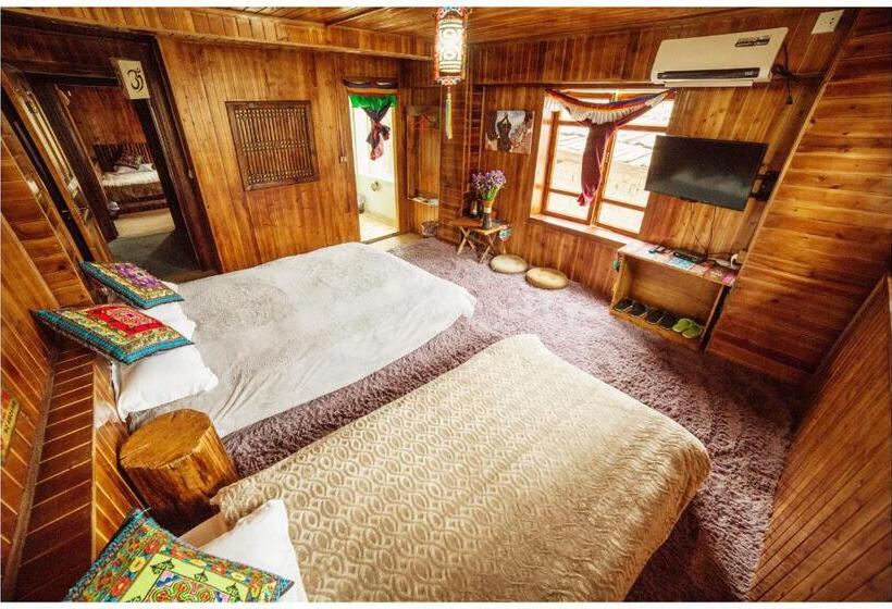Семейный Номер, Yi's Hostel