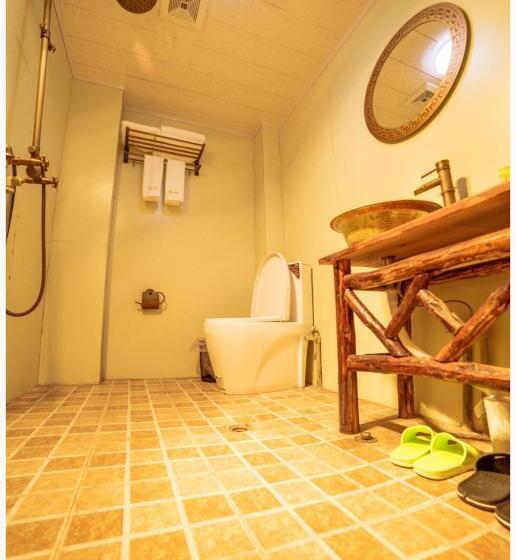 Номер Стандарт, Yi's Hostel