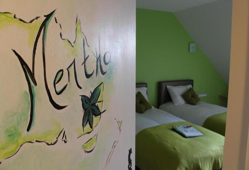 Номер Стандарт Вид на Сад, Auberge De L'arc En Ciel