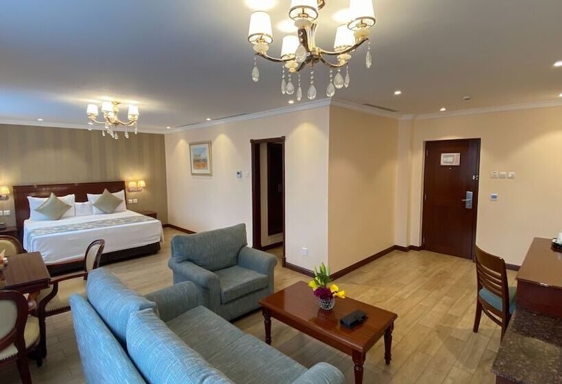 标准工作室, Sarova Woodlands