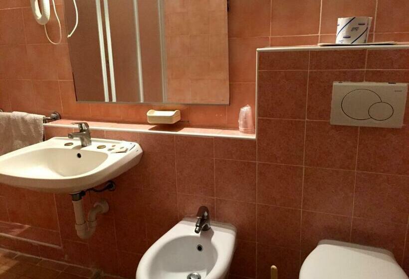 اتاق اکونومی, Albergo Ape Elbana