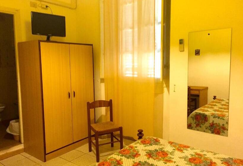 اتاق اکونومی, Albergo Ape Elbana