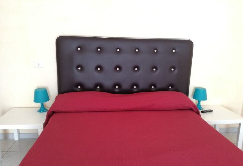 اتاق استاندارد سه نفره, Blu
