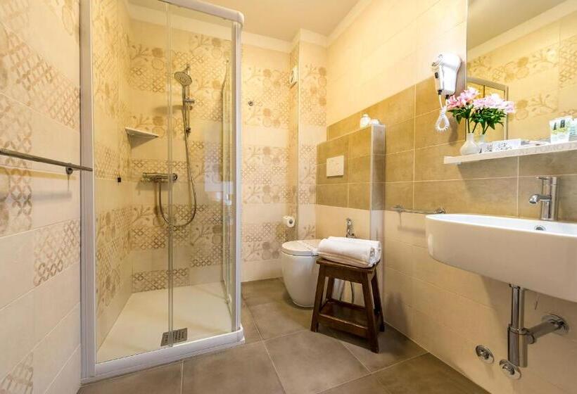 Номер Стандарт Трехместный, Locanda Al Pomo D'oro