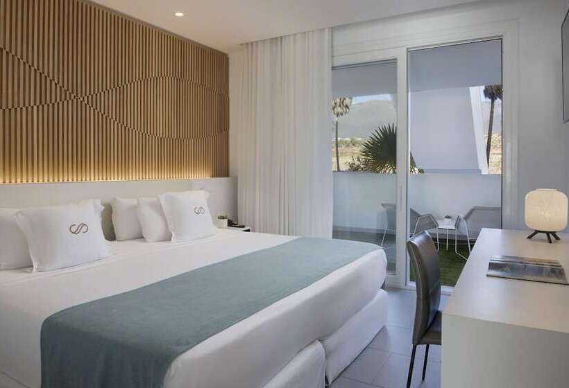 جناح ديلوكس غرفتين نوم, Royal Hideaway Corales Suites