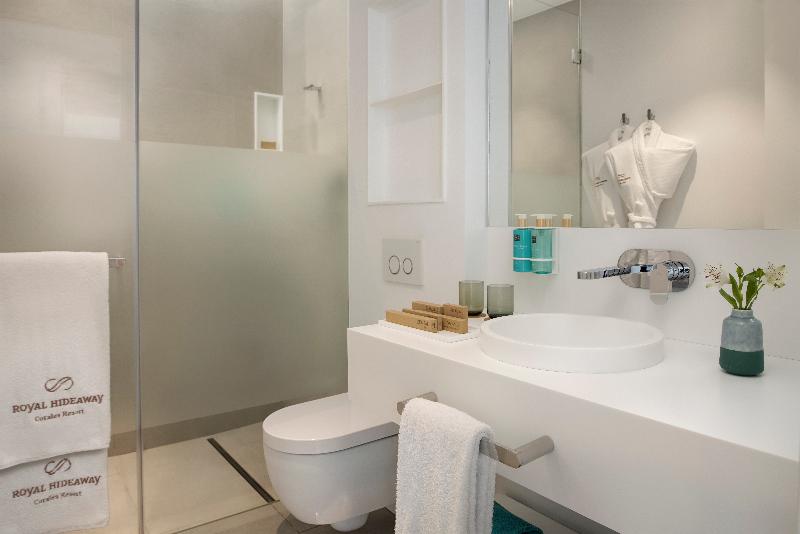 豪华套房, Royal Hideaway Corales Suites