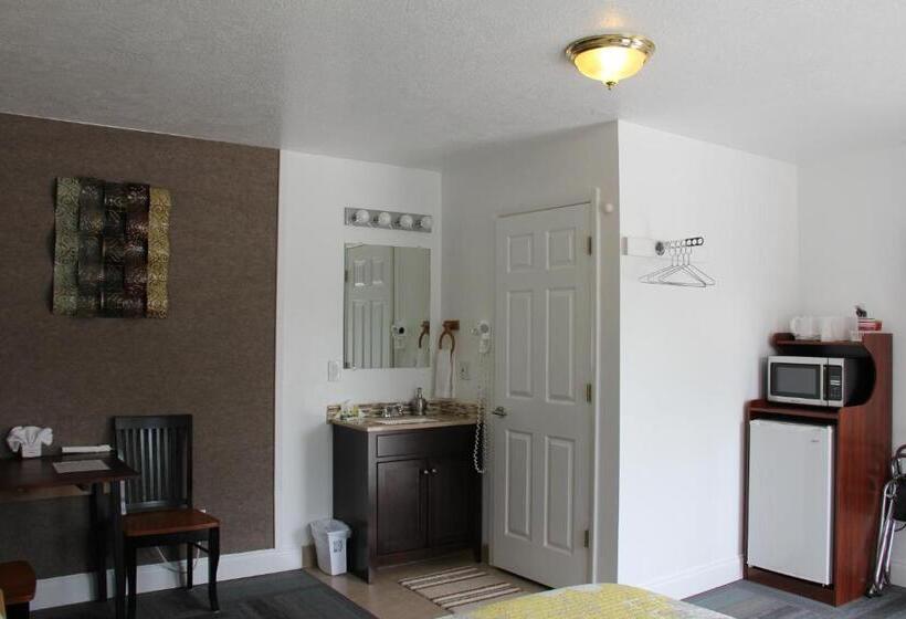 Номер Стандарт, Bybee's Steppingstone Motel