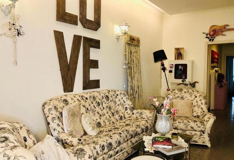 Quarto Familiar, Garisenda B&b   In Centro A Riccione