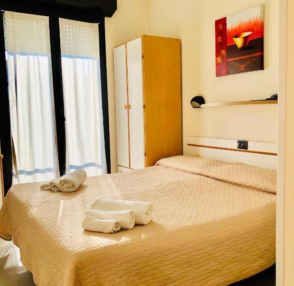 Quarto Economy, Garisenda B&b   In Centro A Riccione
