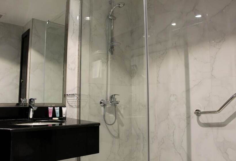 Quarto Quádruplo Standard, Lamar Ajyad First Hotel Tower A