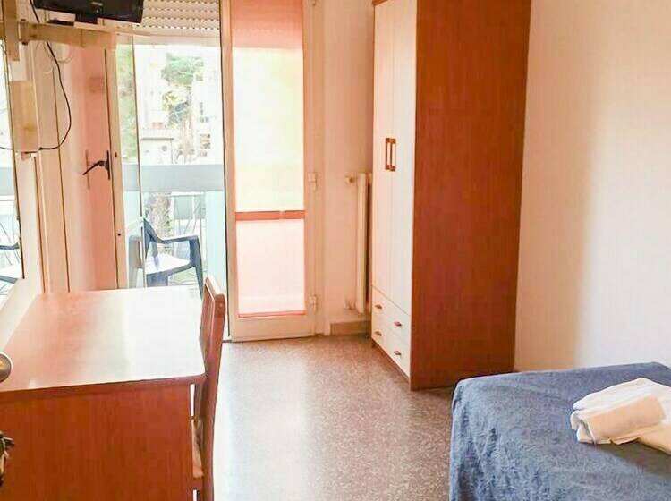Quarto Estandar Individual, Morri