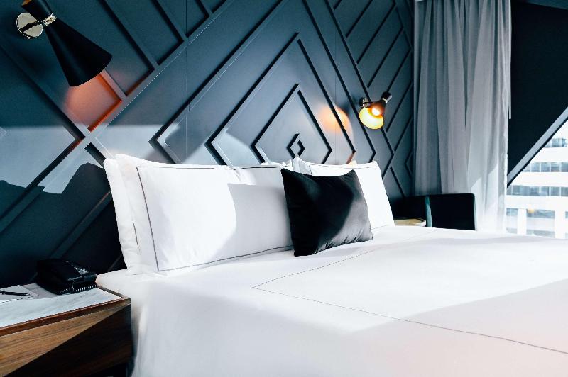 Номер Deluxe Кровать Кинг, West Hotel Sydney, Curio Collection By Hilton