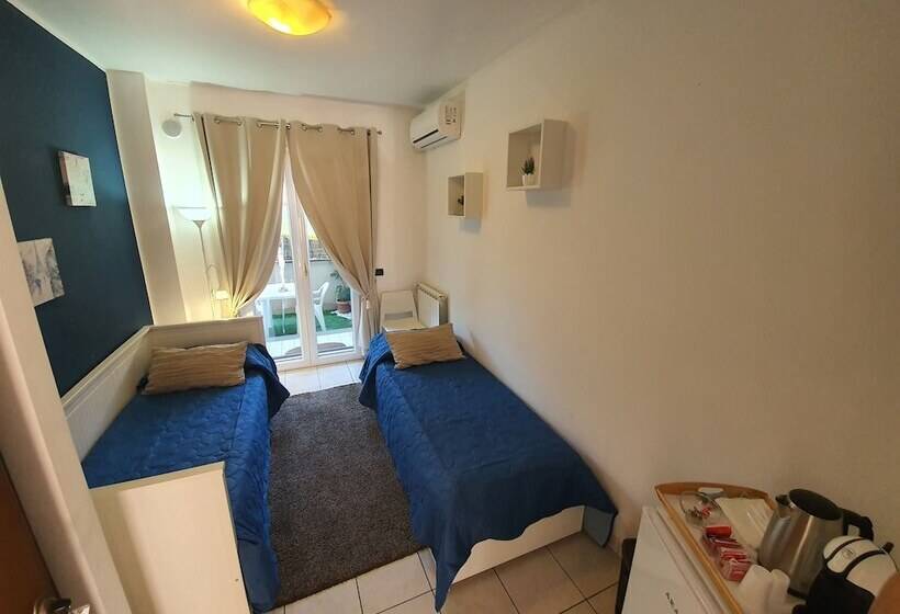اتاق لوکس چهار تخته, Guest House Brezza Marina