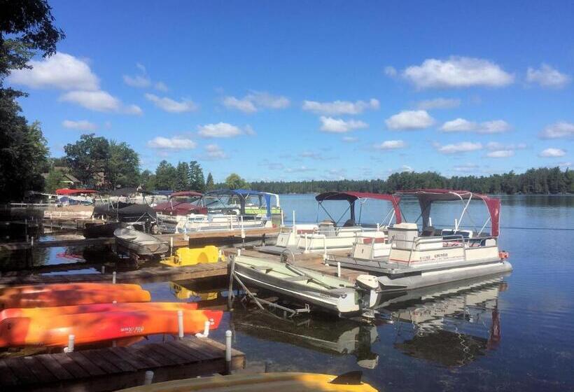 Standard studio with lake view, Clear Lake Resort