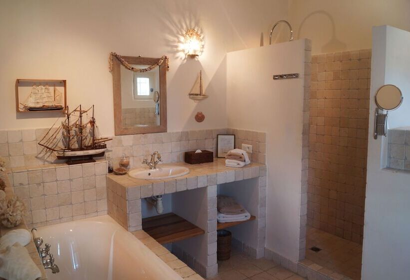 اتاق سوپریور, Le Mas Des Etoiles   Luberon B&b