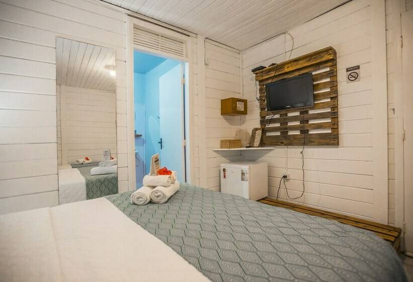 Quarto Triplo Estandar, Ecocharme Pousada Arquipelago