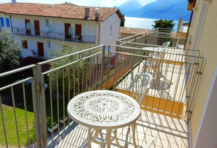 Comfort room with mountain view, Villa Isabella