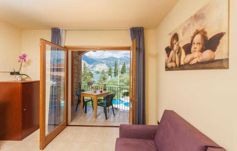 Suite with lake view, Villa Isabella