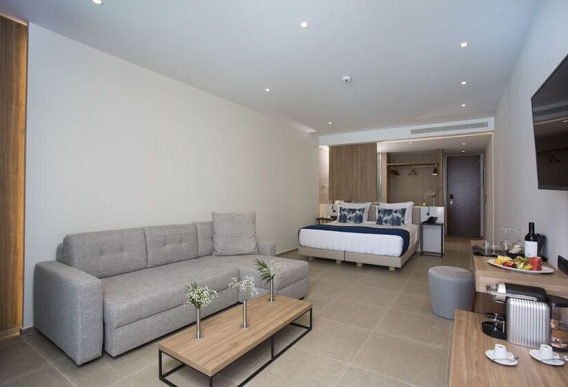 Junior Suite met Uitzicht op de Tuin, Gennadi Grand Resort