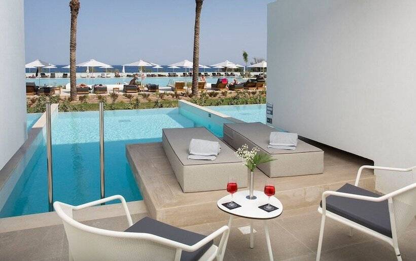 Junior Suite met Uitzicht op Zee, Gennadi Grand Resort