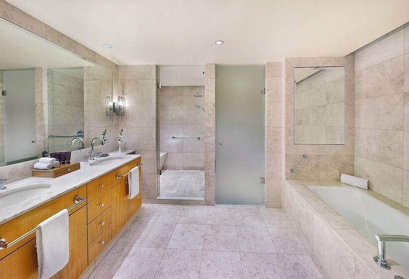 Апартаменты 3 Спальни, Ritz Carlton Residences Difc Downtown Dubai