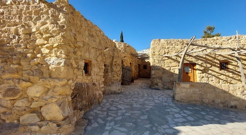 اتاق استاندارد سه نفره, Hayat Zaman Hotel And Resort Petra