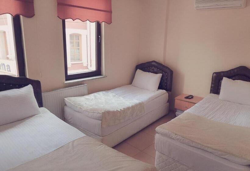 اتاق استاندارد سه نفره, Asya