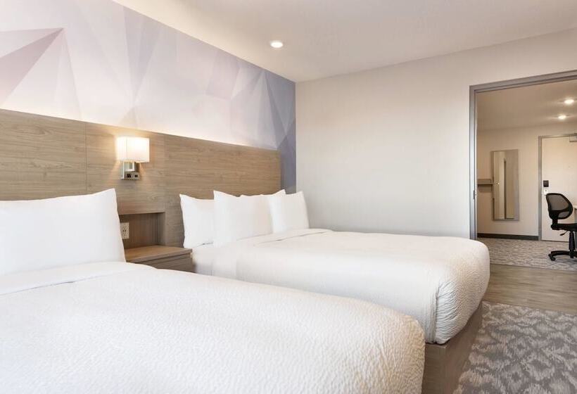スイート, Days Inn By Wyndham Calgary North Balzac