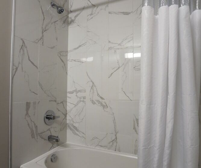 スイート, Days Inn By Wyndham Calgary North Balzac