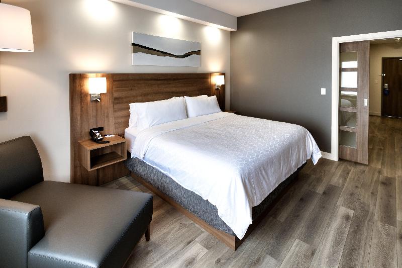 キングサイズベッドのスイートルーム, Holiday Inn Express & Suites   Trois Rivieres Ouest, An Ihg
