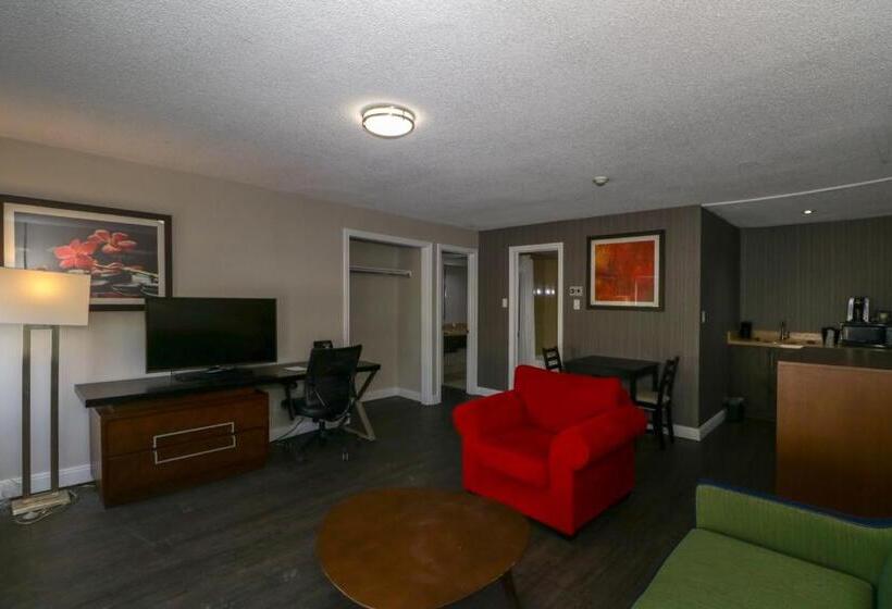 스위트, Ramada By Wyndham Jacksons Point
