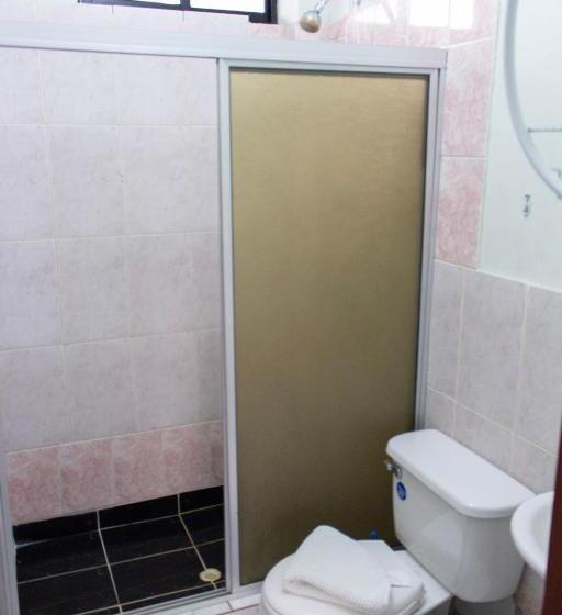 غرفة قياسية رباعية, Hostería El Paraíso
