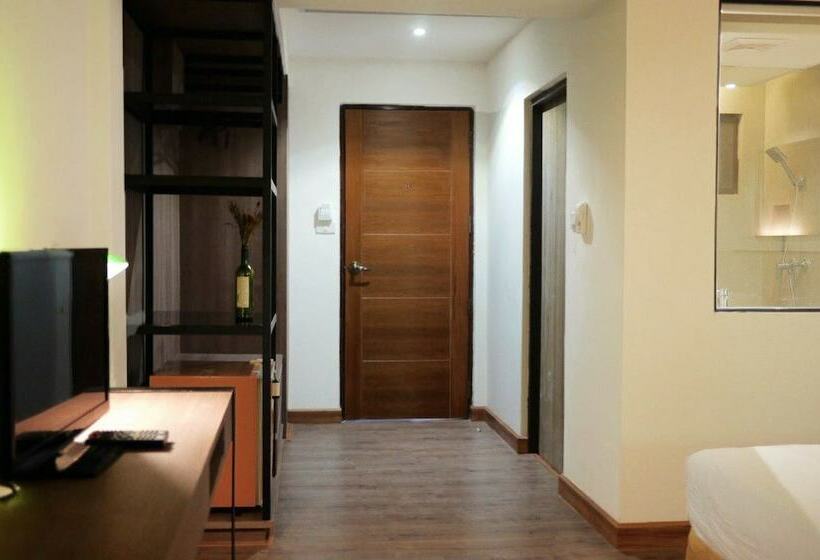 اتاق لوکس با چشم‌انداز باغ, Issara Boutique Winery