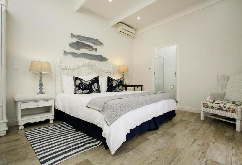 Номер Стандарт Вид на Бассейн, Ocean Hideaway Bed And Breakfast