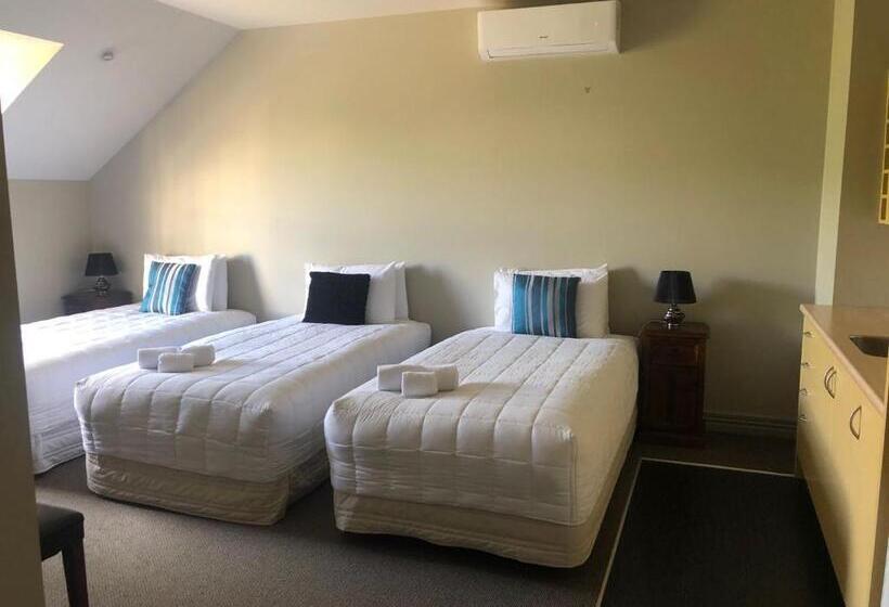 Семейный Номер, Teschemakers Resort