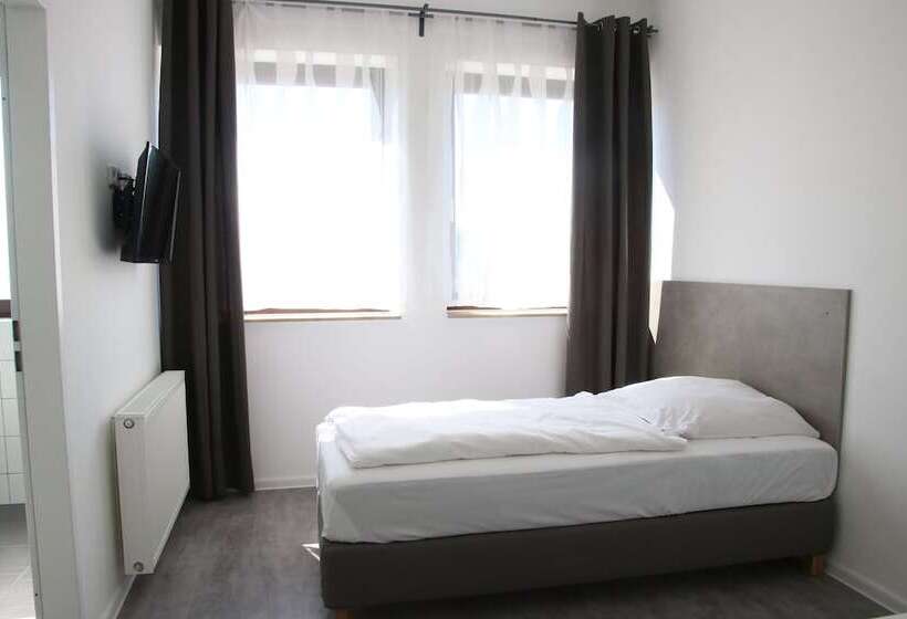 اتاق استاندارد یک نفره, Motel Schönefeld