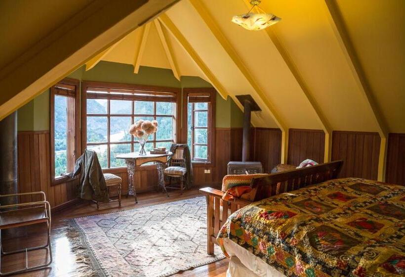 اتاق لوکس, Barraco Lodge