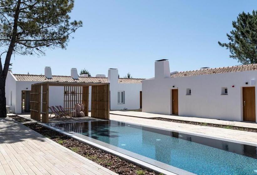 ویلای 1 خوابه با چشم‌انداز باغ, Craveiral Farmhouse By Belong Staying & Feeling