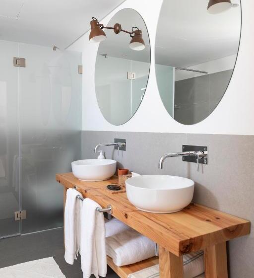 ویلای 1 خوابه, Craveiral Farmhouse By Belong Staying & Feeling