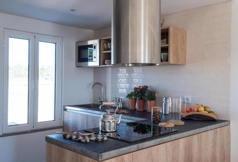 ویلای 1 خوابه, Craveiral Farmhouse By Belong Staying & Feeling